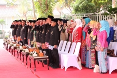 Penghormatan Bendera Merah Putih Dalam Upacara Peringatan Hari Lahir Pancasila di Balai Kota.