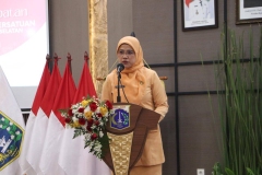 Ketua DWP Provinsi DKI Jakarta, Lisniawati Uus Kuswanto, memberi sambutan.