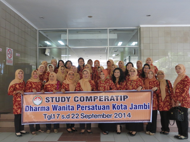 Galeri Foto : Kunjungan DWP Kota Jambi