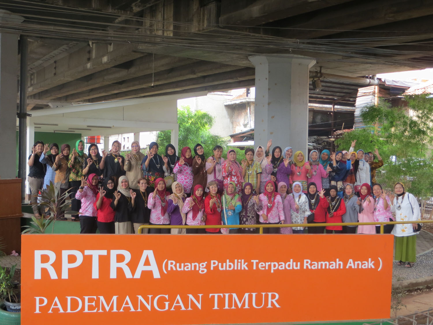 Pelatihan Membuat Aksesoris di RPTRA Pademangan Timur