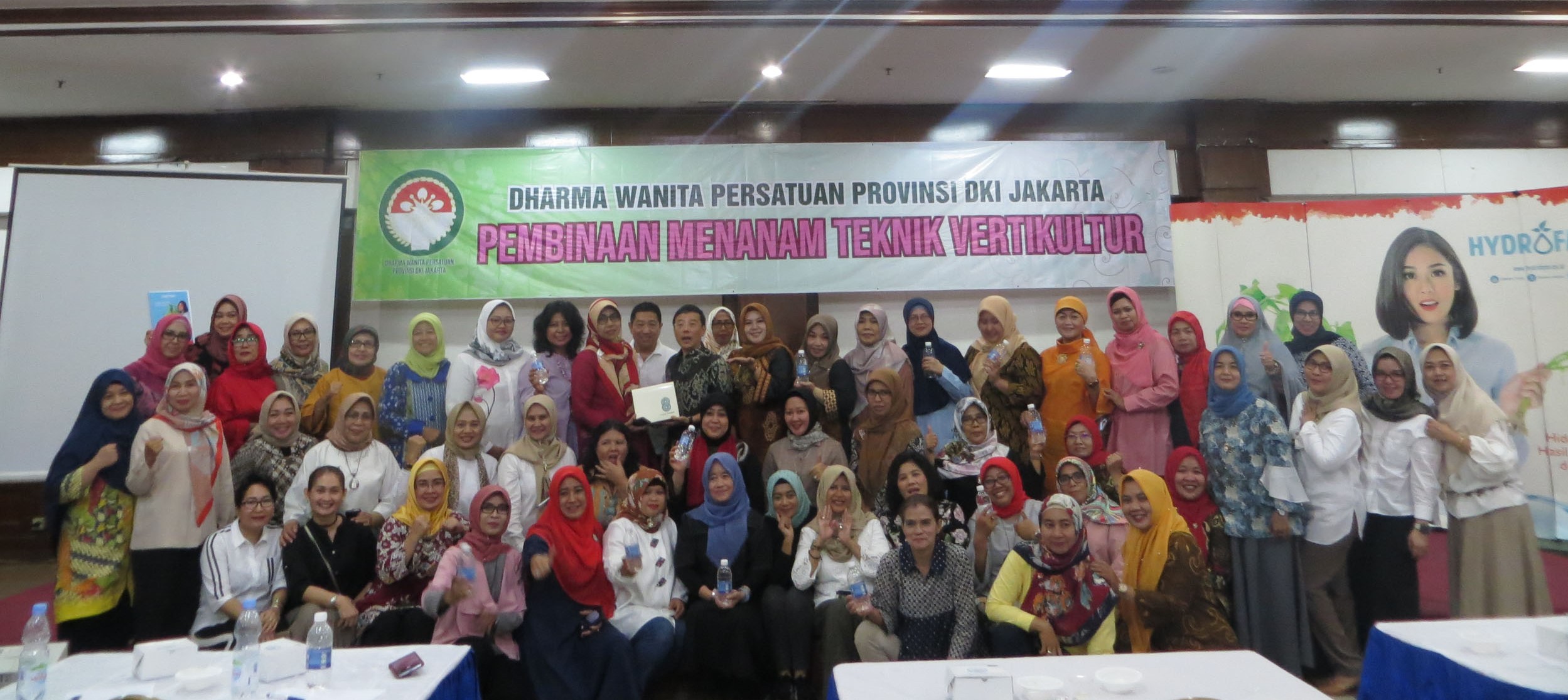 Pembinaan Menanam Teknik Verticultur