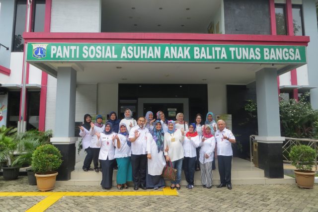 Kunjungan Ke Panti Anak