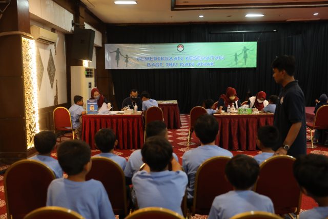 Pemeriksaan Kesehatan dan Wisata Edukasi Anak-anak Panti
