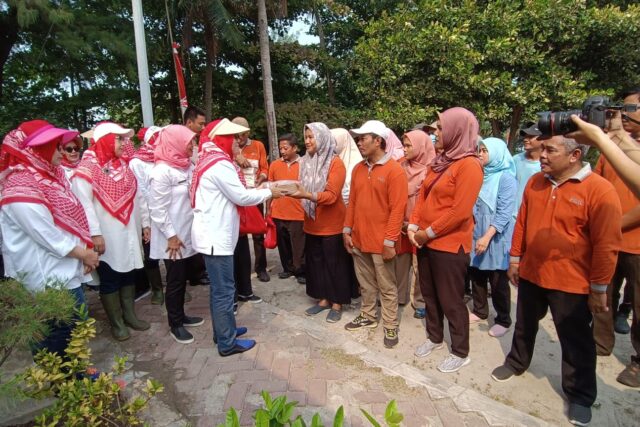 Jumat Barokah di Dinas KPKP Pulau Tidung Kecil