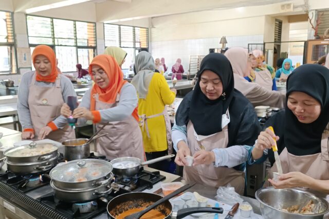 Lomba Membuat Makanan Sehat Berbahan Dasar Ikan