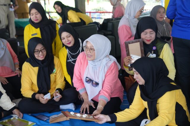 Pelatihan Kerajinan Berbahan Dasar Kerang DWP Kab. Adm. Kepulauan Seribu